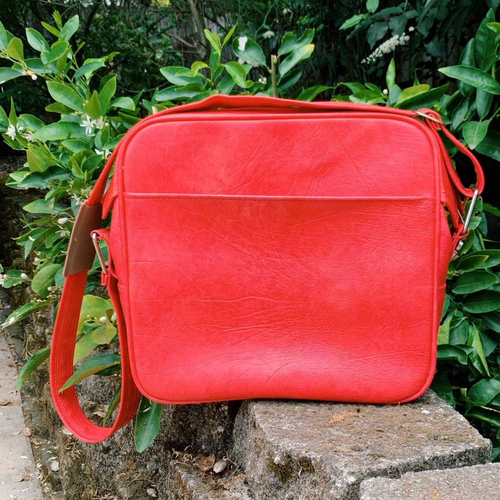 SOLD 70's SAMSONITE Silhouette Coral Red Carryall - Picture 2 of 8